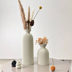 Gegolfde Decoratieve Vaas