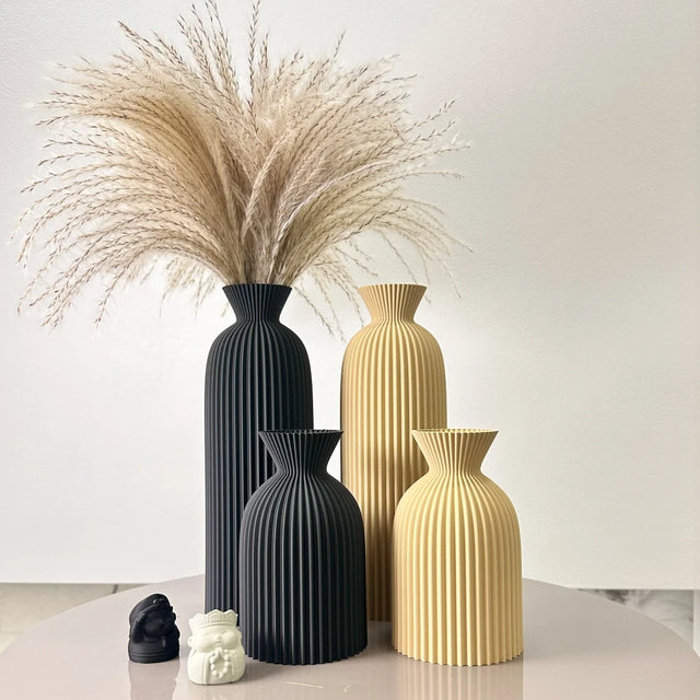 Gegolfde Decoratieve Vaas